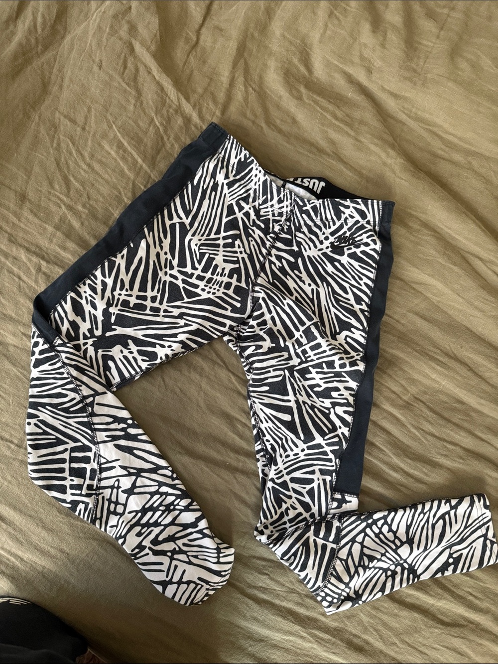 Nike Black & White Graphic Kids Leggings